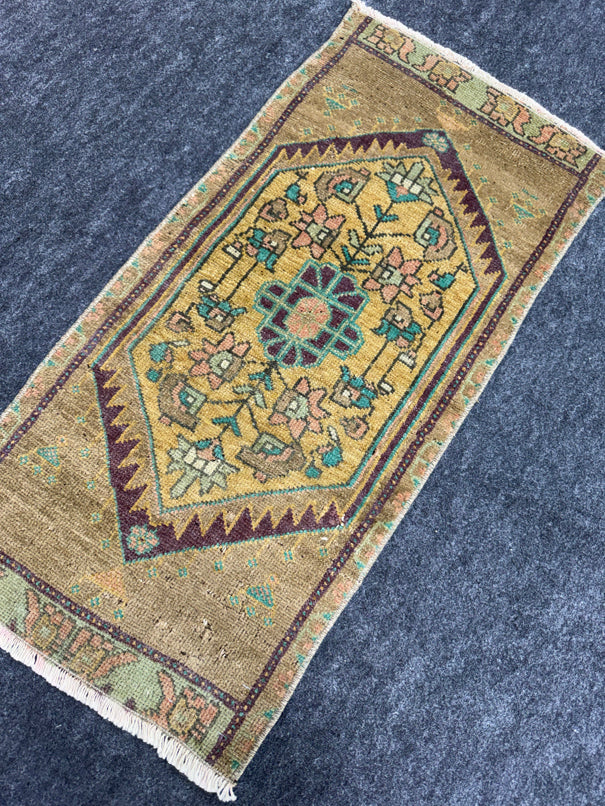 Turkish Yastik Rug 1'4" x 2'10" #23687