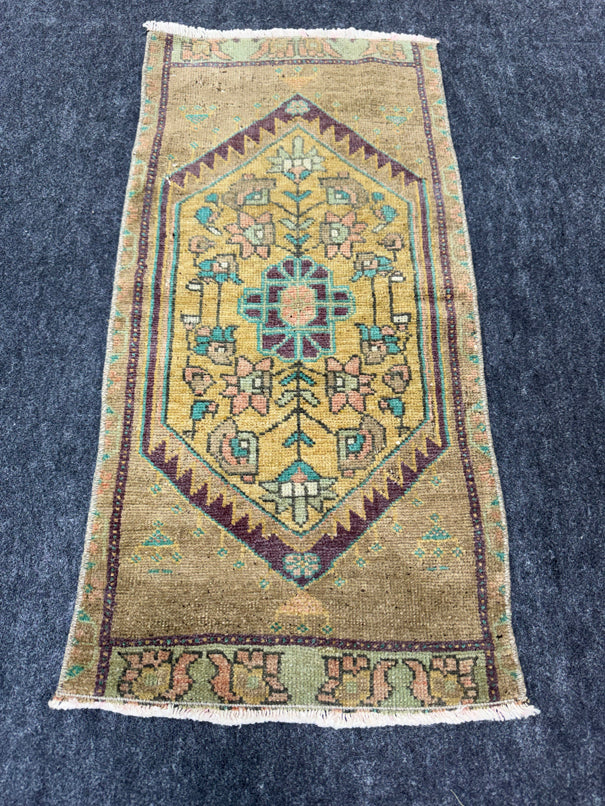 Turkish Yastik Rug 1'4" x 2'10" #23687
