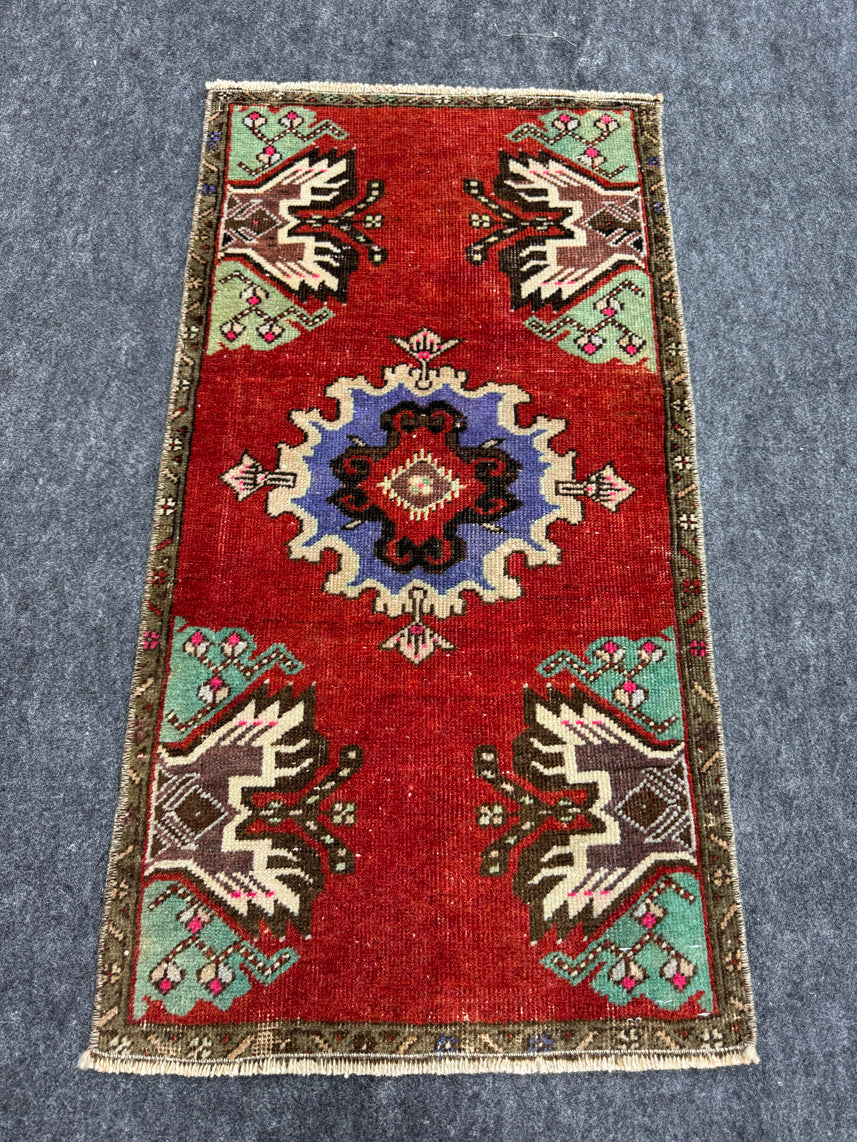 Turkish Yastik Rug 1'7" x 3' #24215