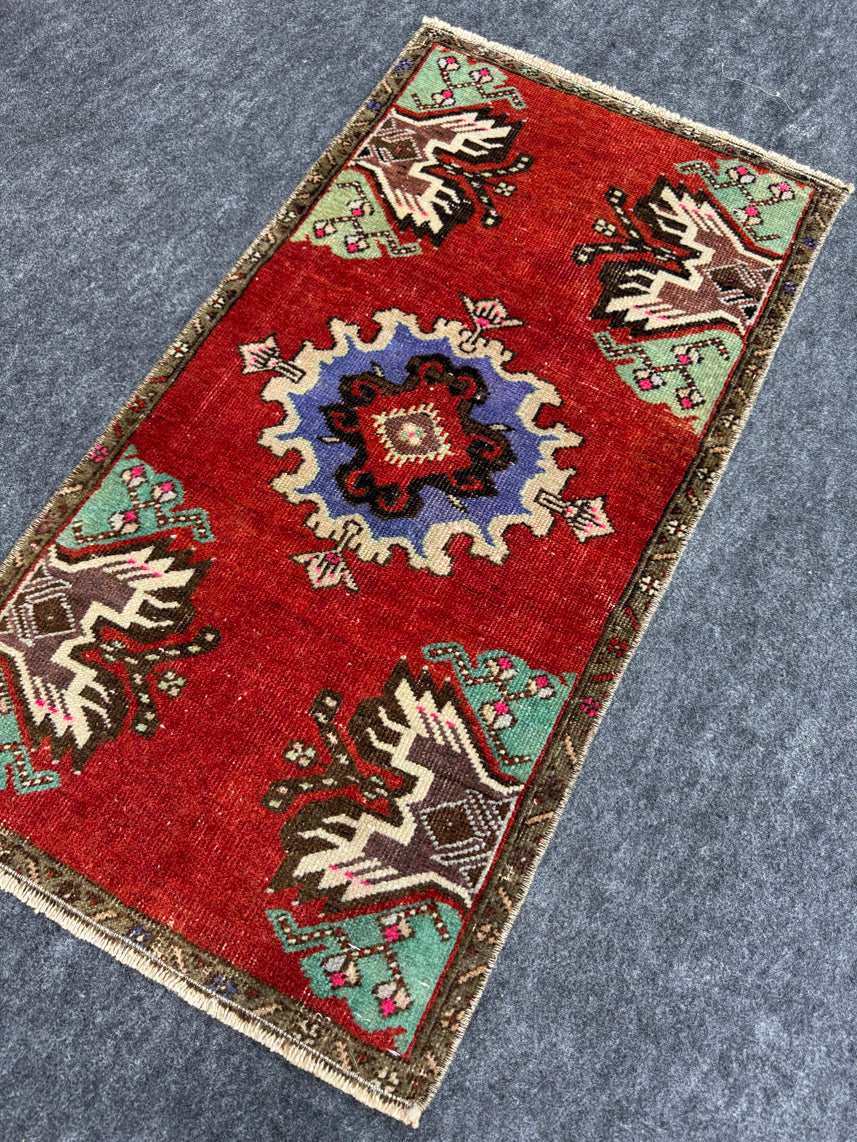 Turkish Yastik Rug 1'7" x 3' #24215