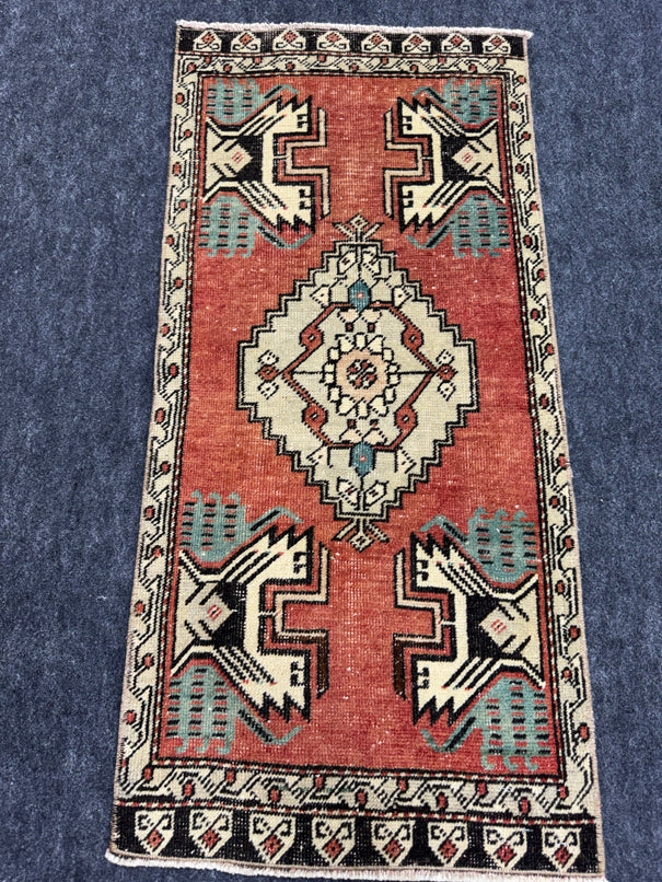 Turkish Yastik Rug 1'7" x 3'3" #24213
