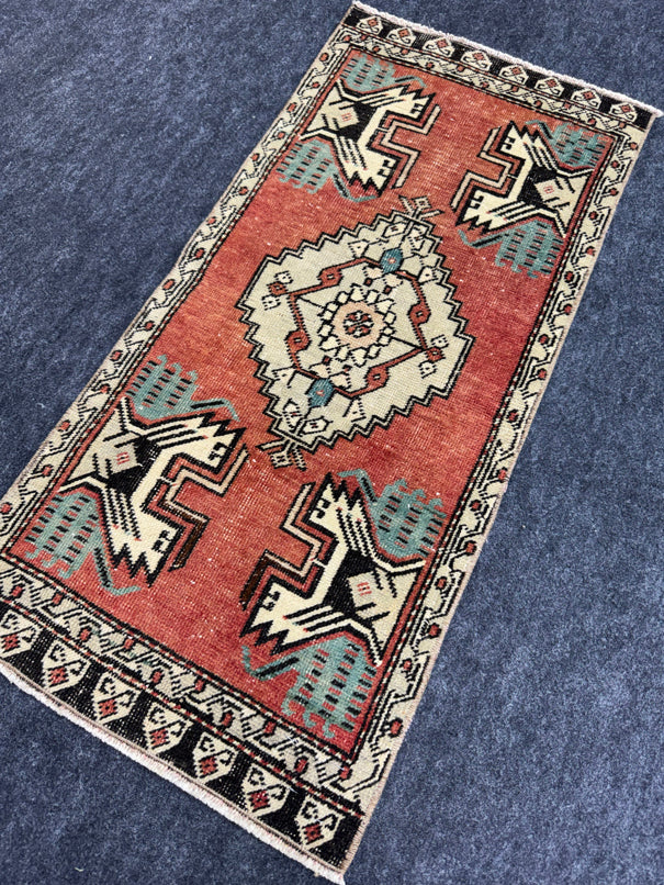 Turkish Yastik Rug 1'7" x 3'3" #24213