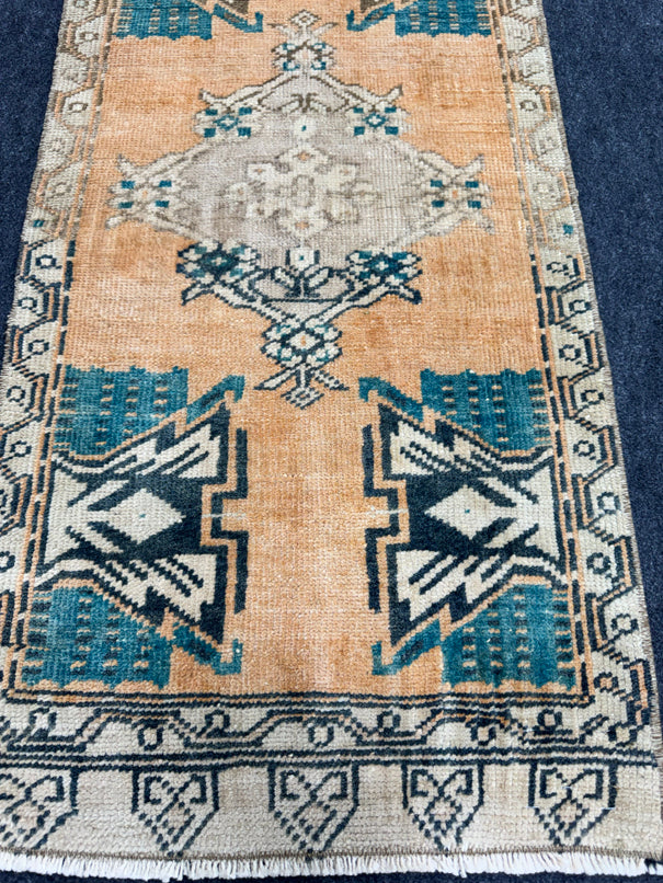 Turkish Yastik Rug 1'7" x 3'3" #24212