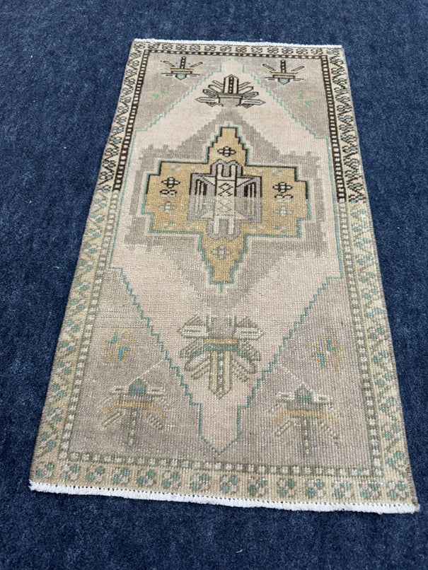 Turkish Yastik Rug 1'6" x 2'11" #24229