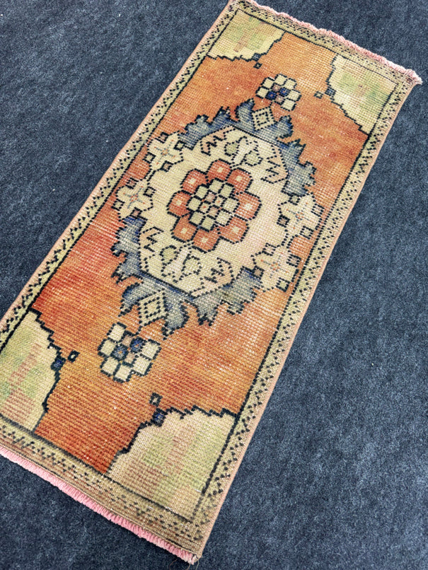Turkish Yastik Rug 1'5" x 3'2" #24228