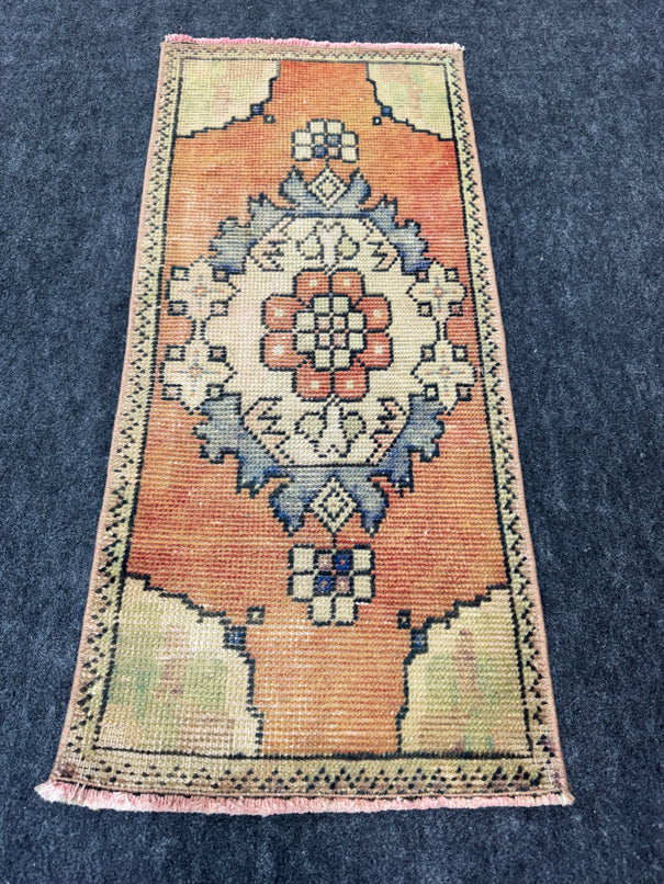 Turkish Yastik Rug 1'5" x 3'2" #24228