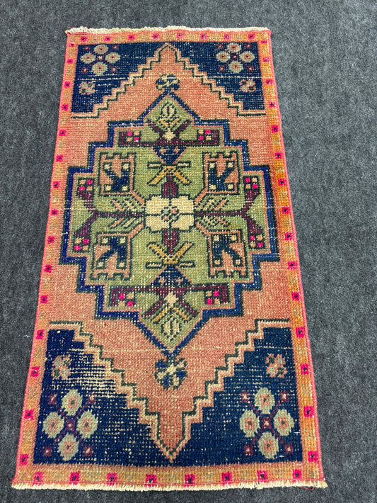 Turkish Yastik Rug 1'8" x 3'2" #24227