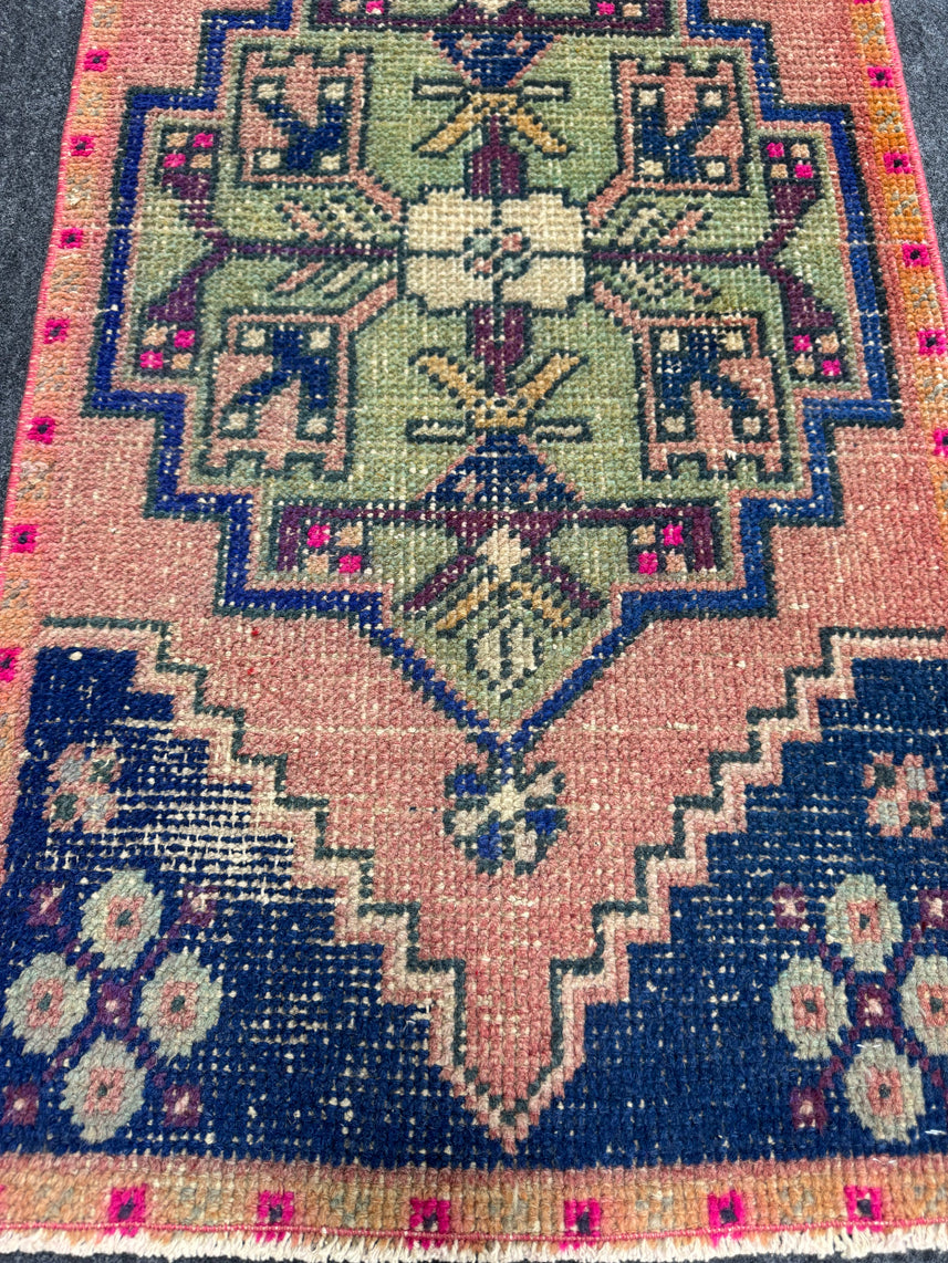 Turkish Yastik Rug 1'8" x 3'2" #24227