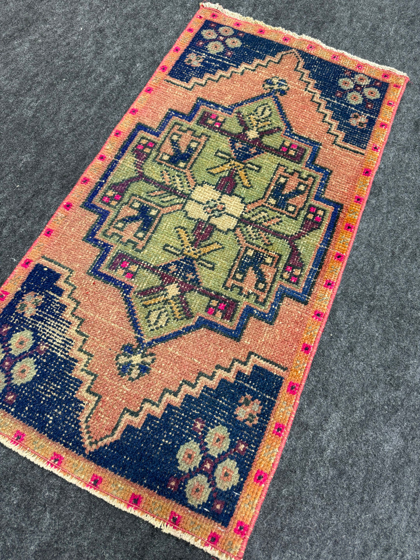 Turkish Yastik Rug 1'8" x 3'2" #24227