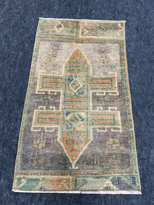 Turkish Yastik Rug 1'7" x 2'9" #24224