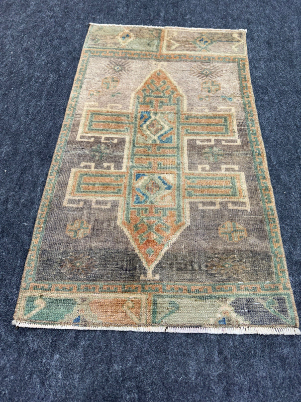 Turkish Yastik Rug 1'7" x 2'9" #24224