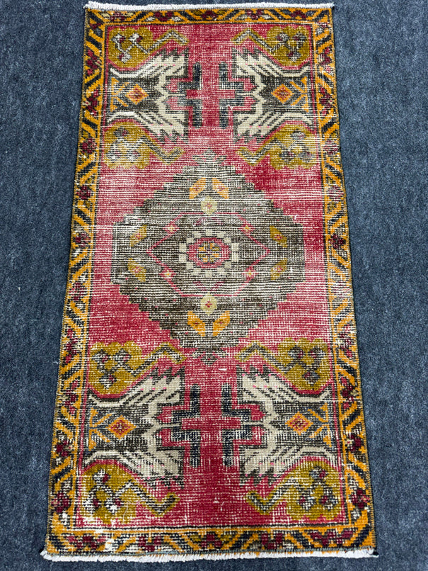 Turkish Yastik Rug 1'8" x 3'3" #24210