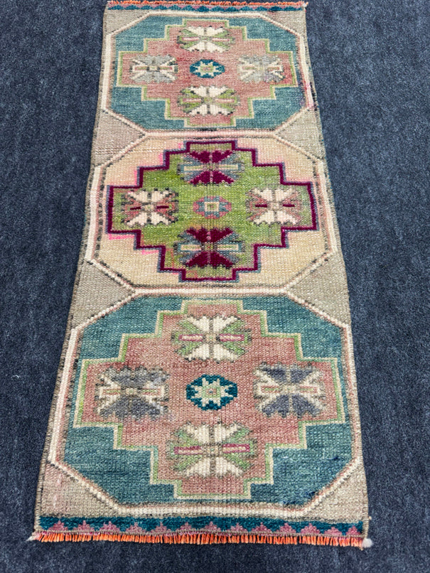 Turkish Yastik Rug 1'2" x 2'8" #24220