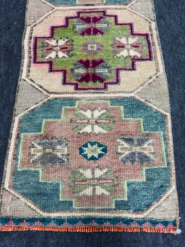 Turkish Yastik Rug 1'2" x 2'8" #24220