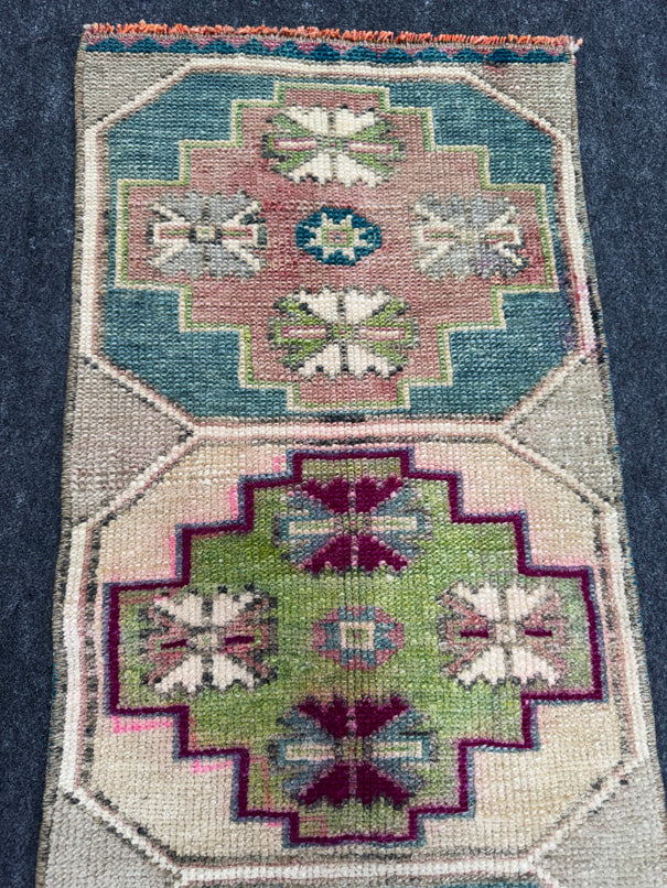 Turkish Yastik Rug 1'2" x 2'8" #24220