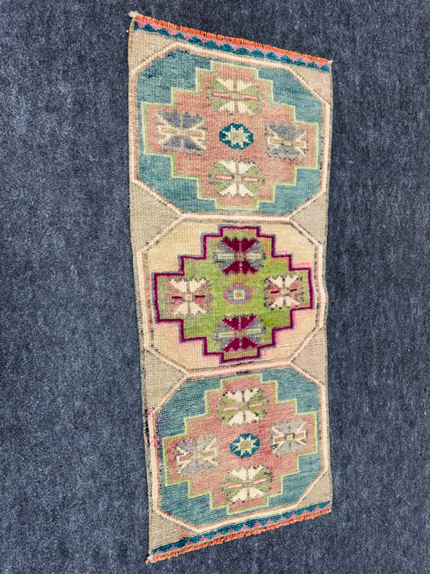 Turkish Yastik Rug 1'2" x 2'8" #24220