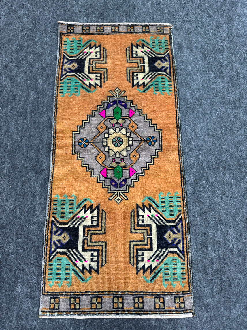 Turkish Yastik Rug 1'5" x 2'8" #24221