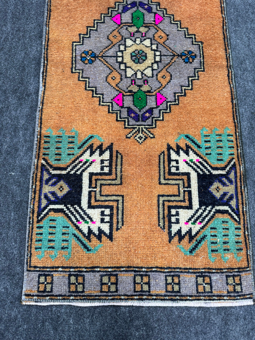 Turkish Yastik Rug 1'5" x 2'8" #24221