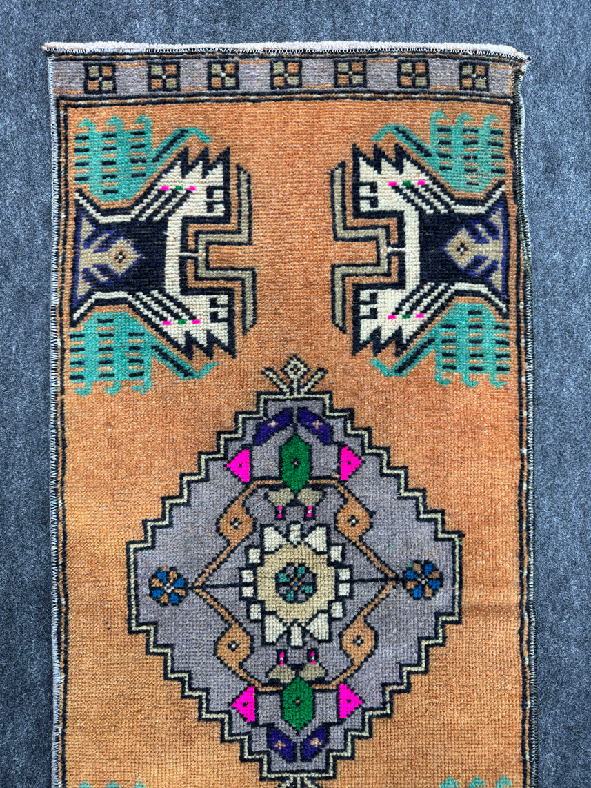 Turkish Yastik Rug 1'5" x 2'8" #24221