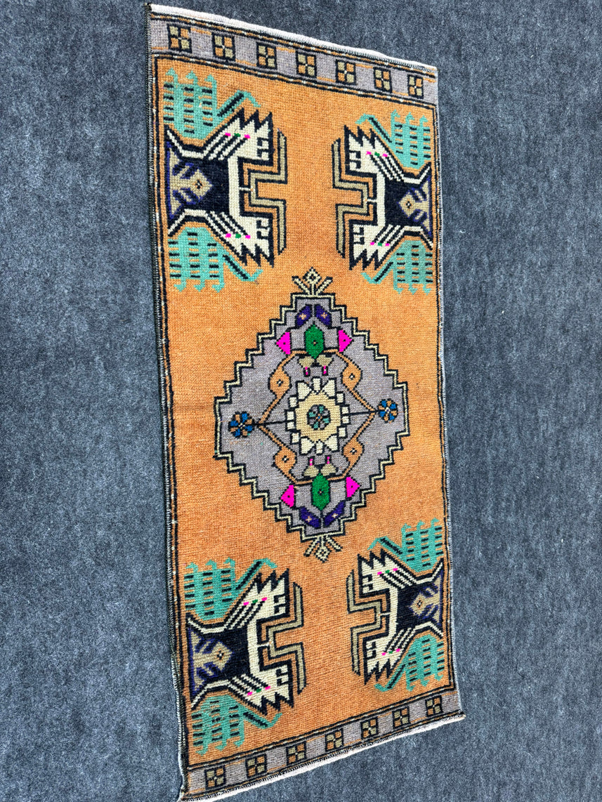 Turkish Yastik Rug 1'5" x 2'8" #24221