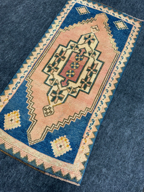 Turkish Yastik Rug 1'9" x 3'7" #24216