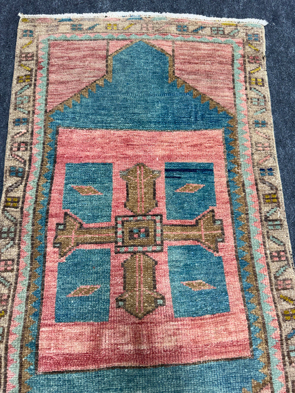 Turkish Yastik Rug 1'8" x 3'1" #24219
