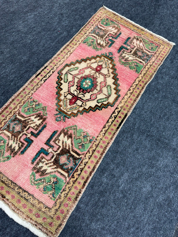 Turkish Yastik Rug 1'6" x 3'7" #24201