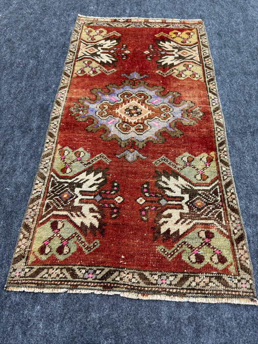 Turkish Yastik Rug 1'6" x 2'11" #24202