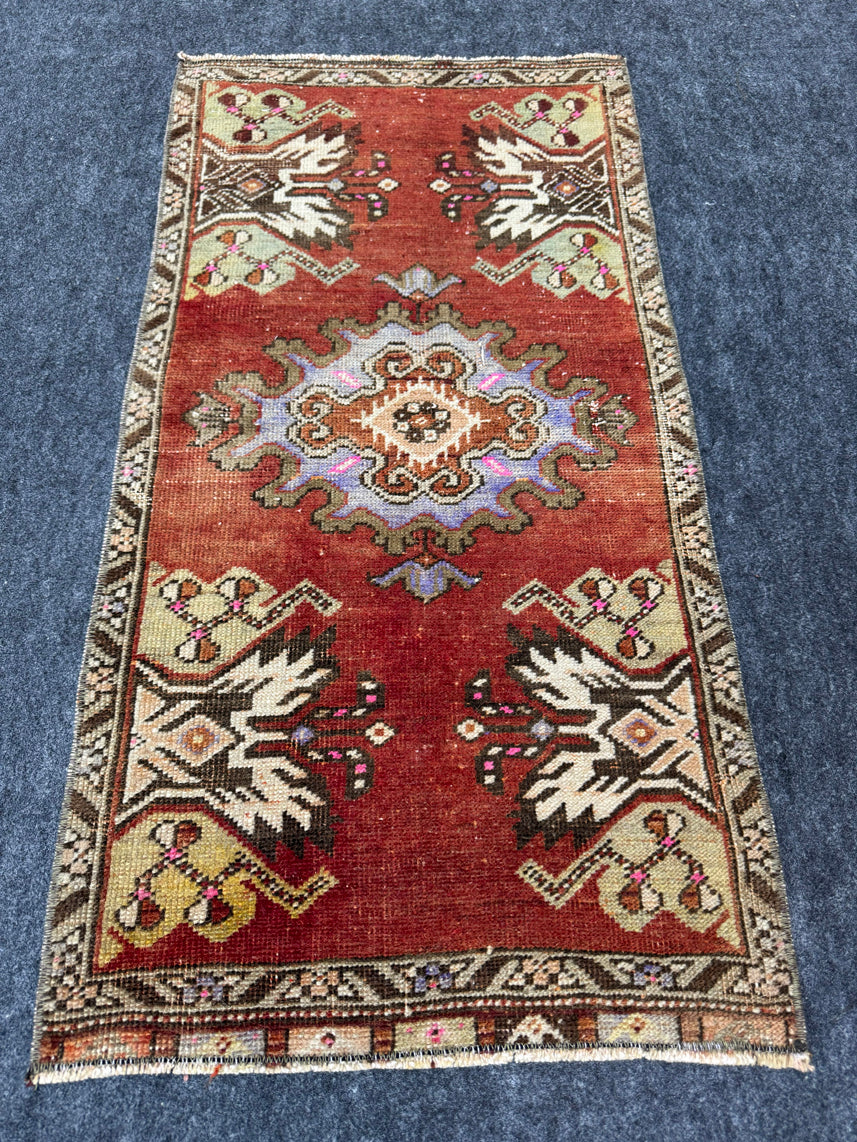 Turkish Yastik Rug 1'6" x 2'11" #24202