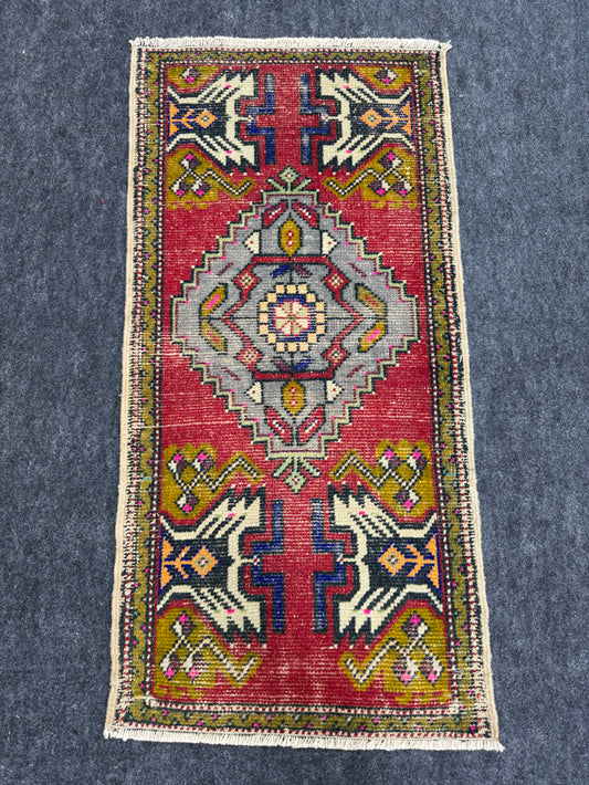 Turkish Yastik Rug 1'7" x 3'3" #24199