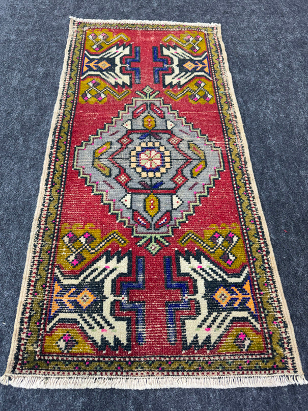 Turkish Yastik Rug 1'7" x 3'3" #24199