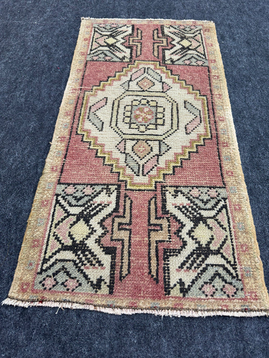 Turkish Yastik Rug 1'7" x 3'3" #24198