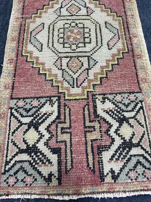 Turkish Yastik Rug 1'7" x 3'3" #24198