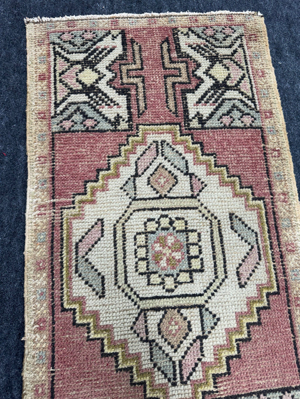 Turkish Yastik Rug 1'7" x 3'3" #24198
