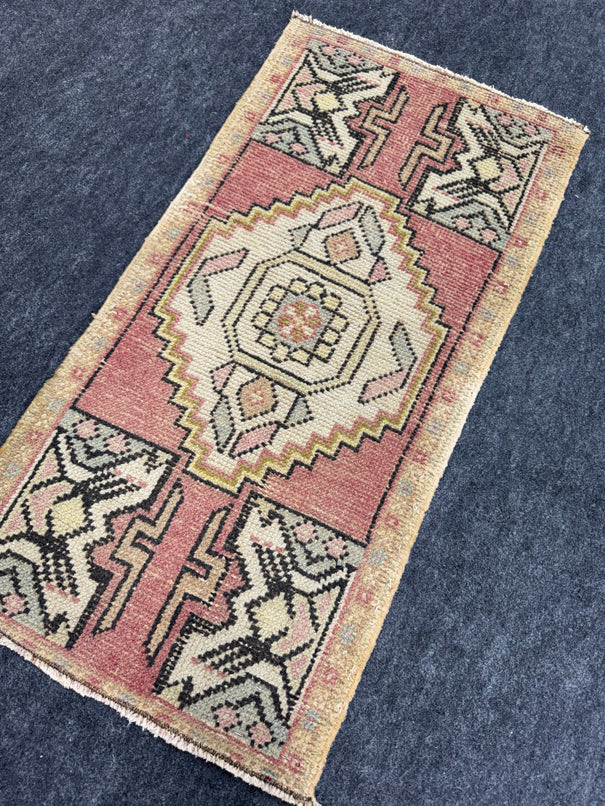 Turkish Yastik Rug 1'7" x 3'3" #24198