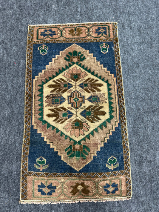 Turkish Yastik Rug 1'7" x 2'9" #24196