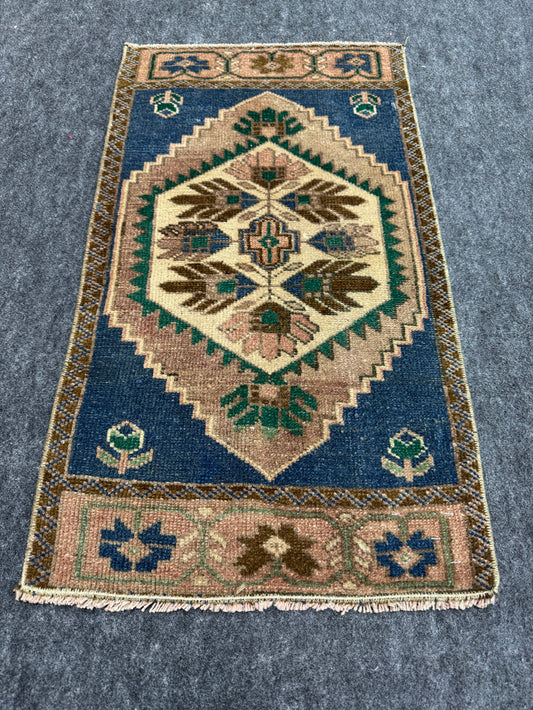 Turkish Yastik Rug 1'7" x 2'9" #24196