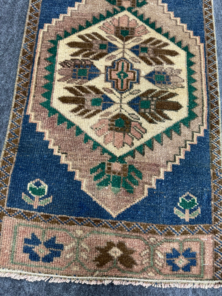 Turkish Yastik Rug 1'7" x 2'9" #24196