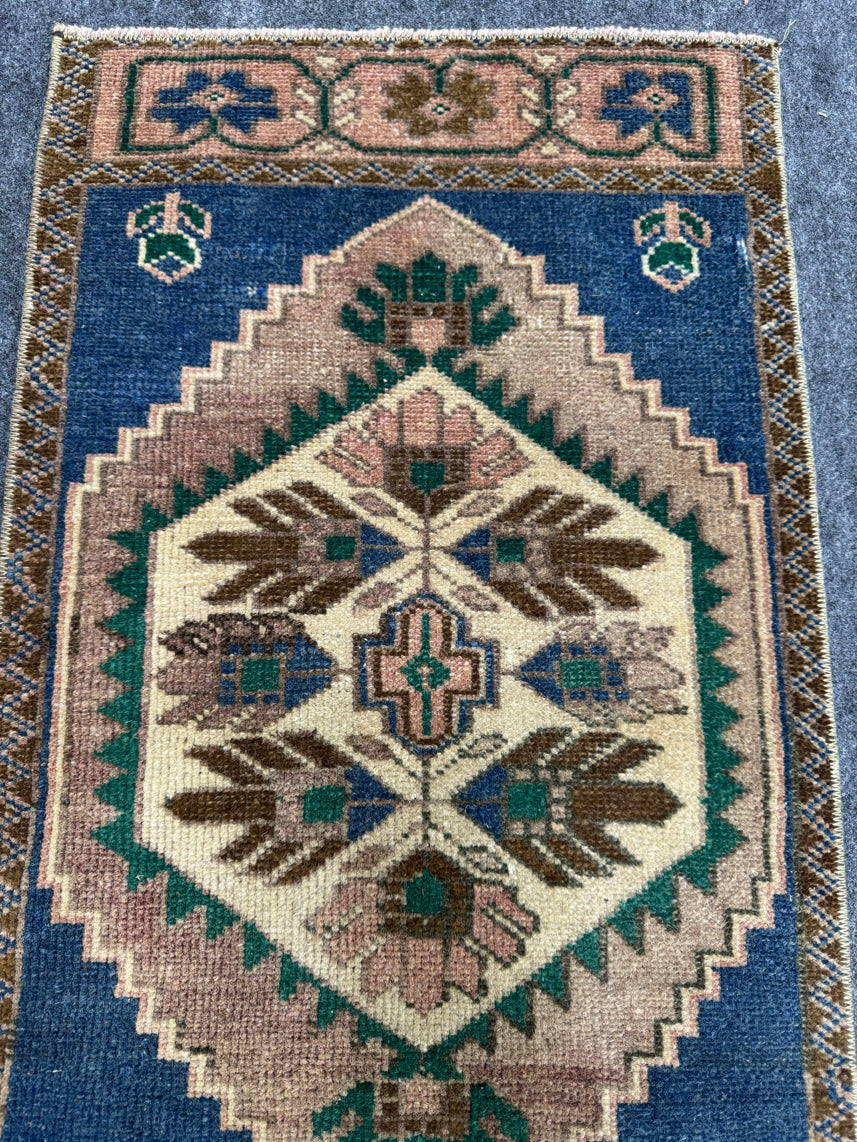 Turkish Yastik Rug 1'7" x 2'9" #24196