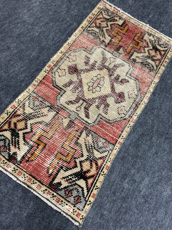 Turkish Yastik Rug 1'6" x 3'1" #24191