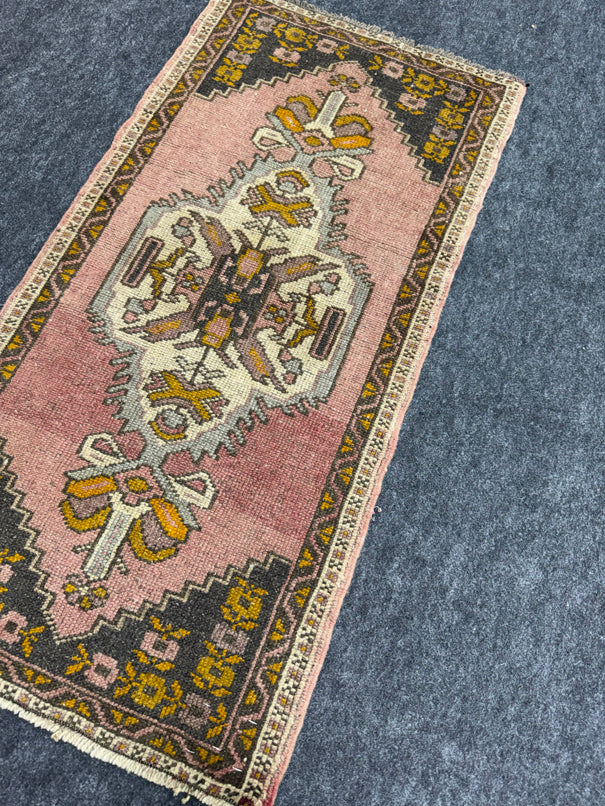 Turkish Yastik Rug 1'10" x 3'8" #24190