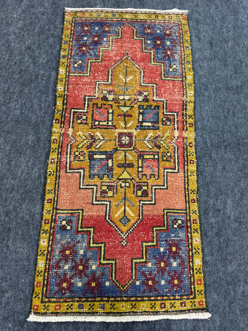 Turkish Yastik Rug 1'8" x 3'8" #24188