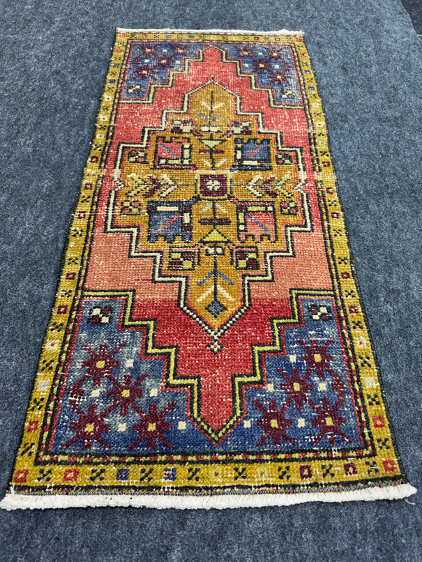 Turkish Yastik Rug 1'8" x 3'8" #24188