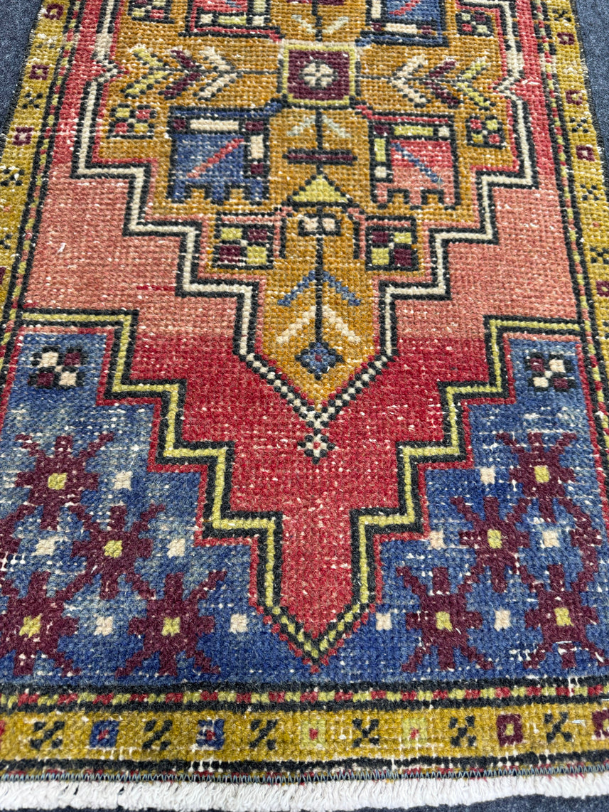 Turkish Yastik Rug 1'8" x 3'8" #24188