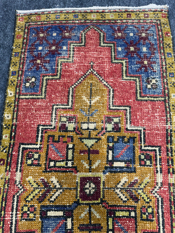 Turkish Yastik Rug 1'8" x 3'8" #24188