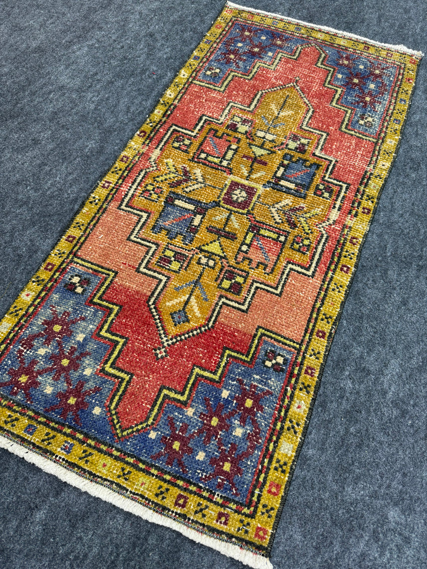 Turkish Yastik Rug 1'8" x 3'8" #24188