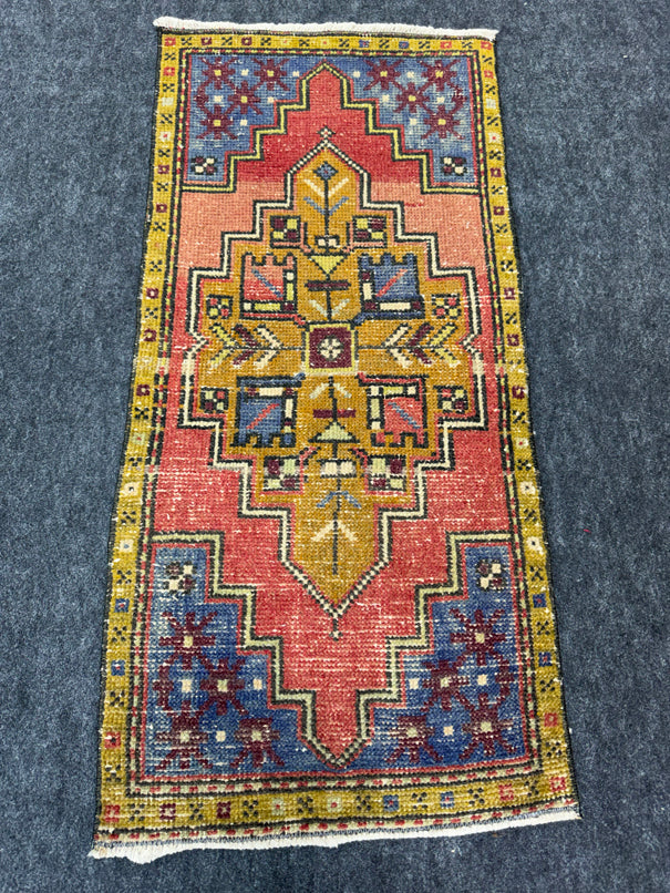 Turkish Yastik Rug 1'8" x 3'8" #24188