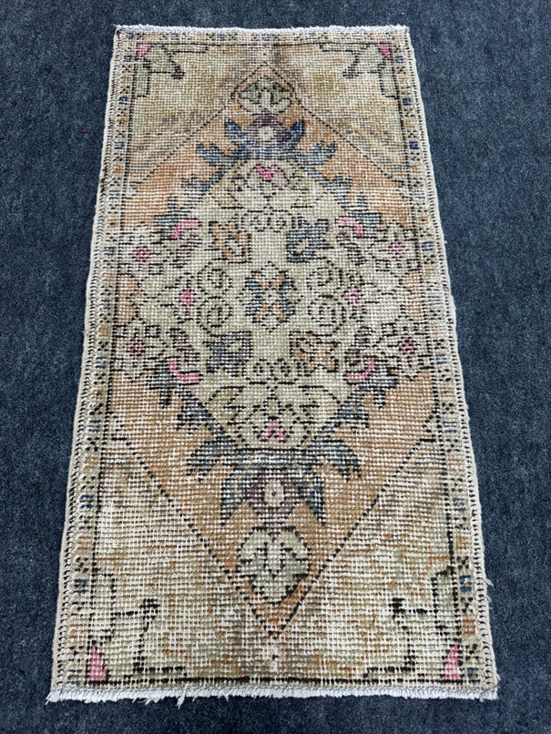 Turkish Yastik Rug 1'8" x 3'1" #24170