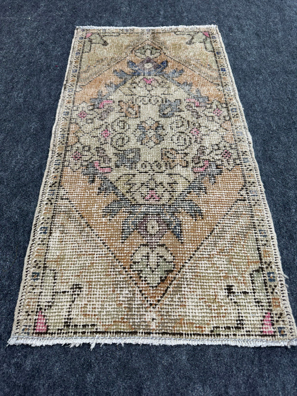 Turkish Yastik Rug 1'8" x 3'1" #24170