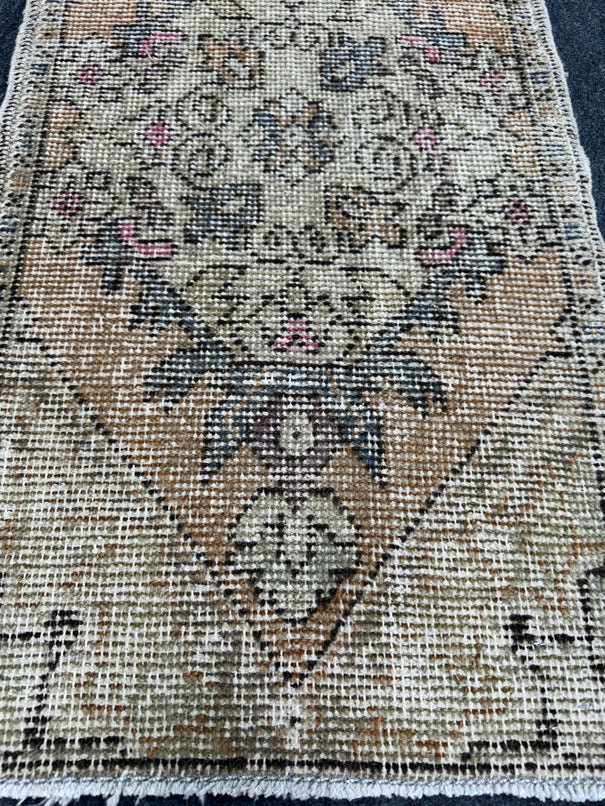 Turkish Yastik Rug 1'8" x 3'1" #24170